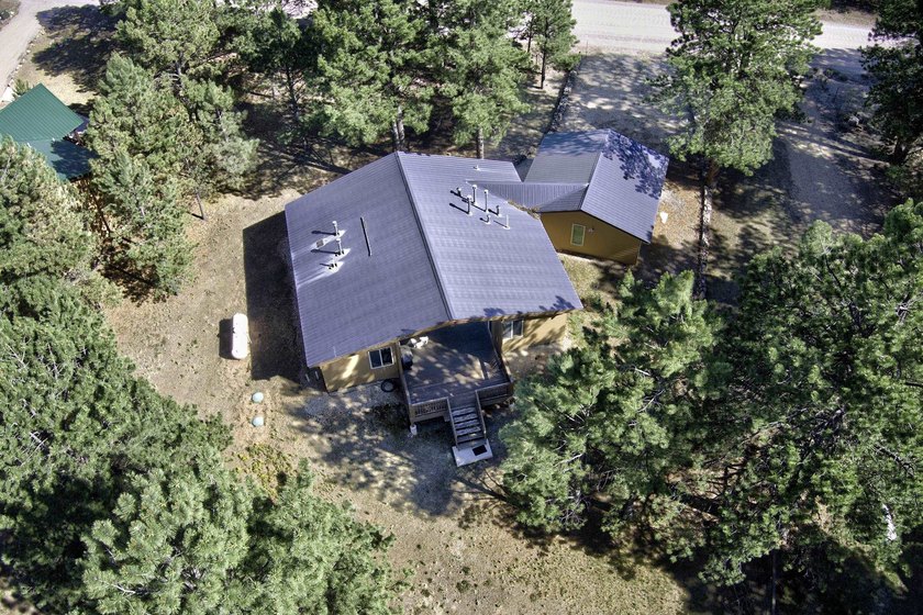 This lovely, well-maintained home is convenient to everything! - photo 7