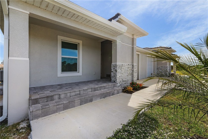 Brand new custom built duplex with 6 bedrooms, 4 bathrooms, 2 - photo 8
