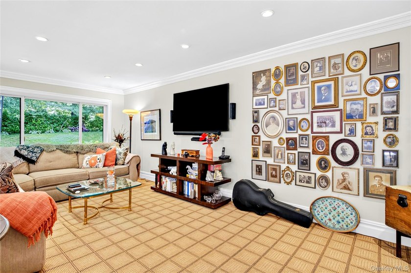 Discover luxury living at 20 Fox Ridge, a highly sought after - photo 9