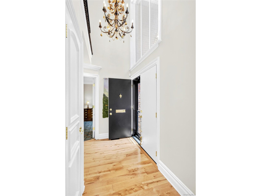 Discover luxury living at 20 Fox Ridge, a highly sought after - photo 10
