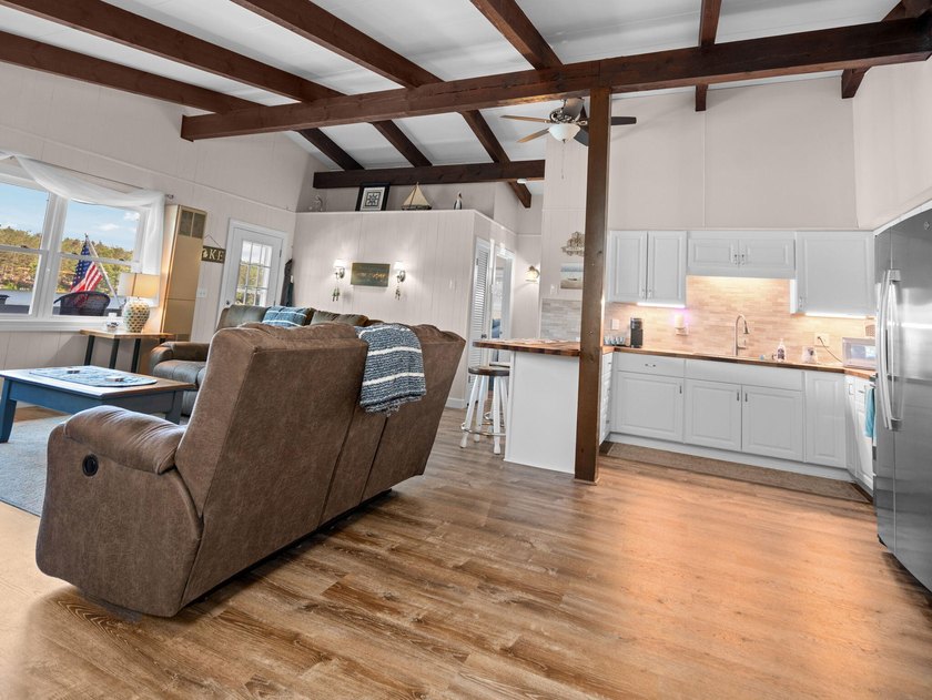 Welcome to Pointe Drive, where views stretch across beautiful - photo 14