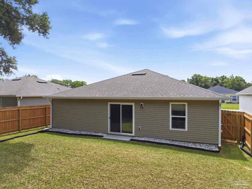Tucked away in a quiet, established area of Pensacola, 2752 - photo 31