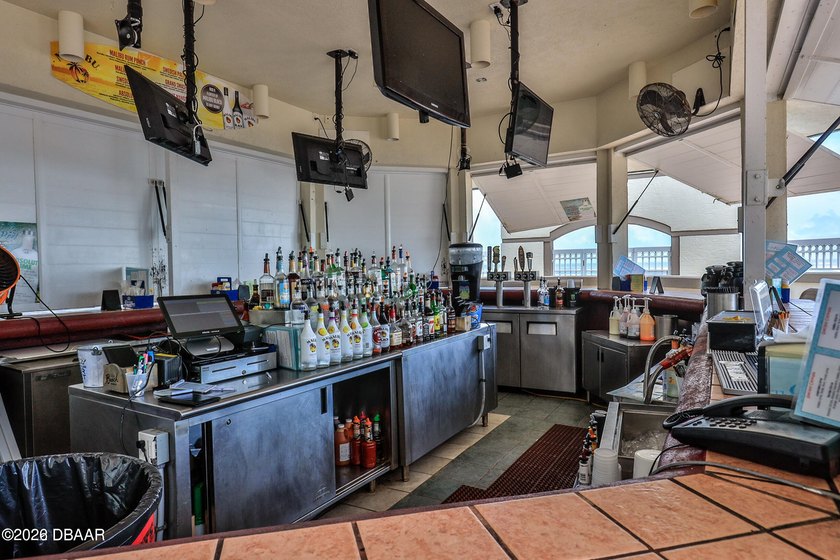 SIMPLY SPECTACULAR UNIT, IF YOUR ACCUSTOMED TO THE BEST THIS - photo 42