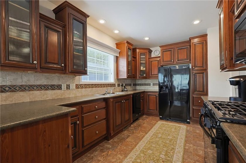 OPEN HOUSE CANCELED OFFER ACCEPTED Welcome To Easy Living In - photo 8