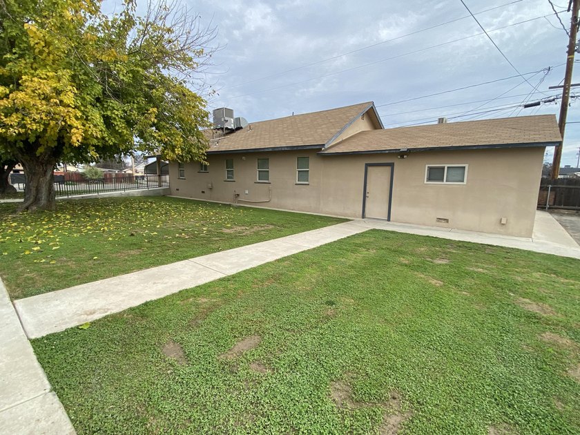 Church, parsonage and parking lot for sale! This 2800 SF Church - photo 21