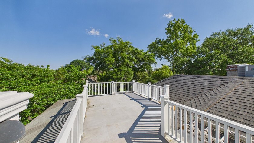 Step into timeless Charleston charm in this beautifully - photo 22