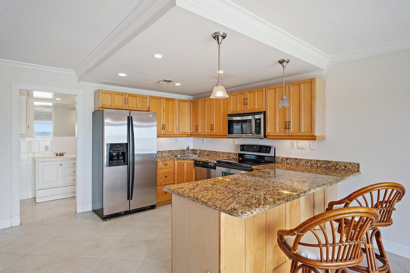 Enjoy easy waterfront living in this gated community with - photo 4