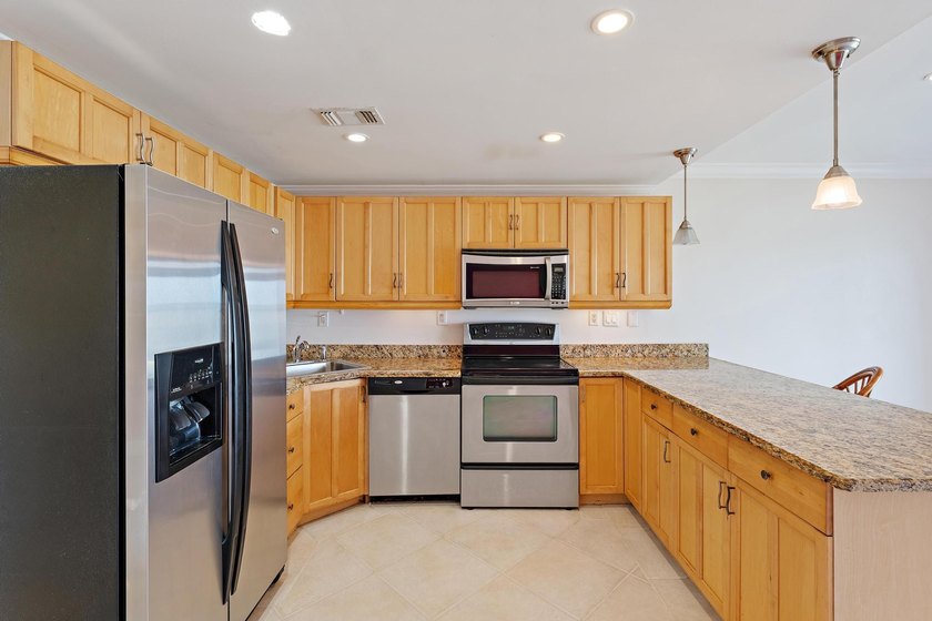 Enjoy easy waterfront living in this gated community with - photo 6