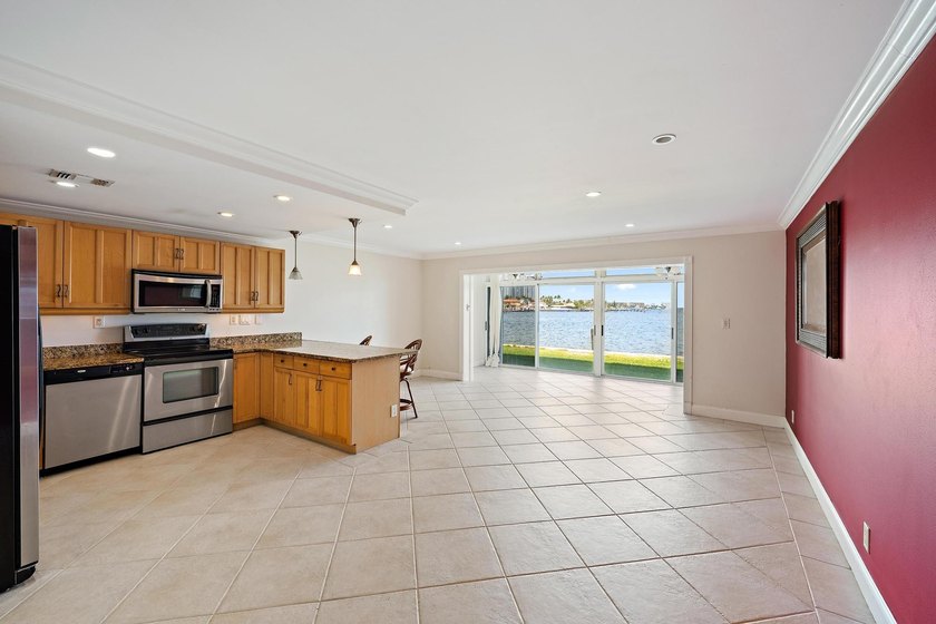 Enjoy easy waterfront living in this gated community with - photo 9