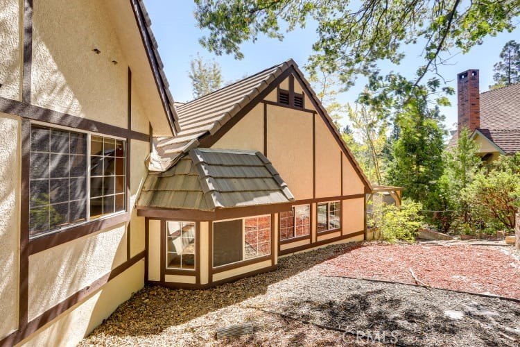 Tremendous Tudor - Property is in one of the most appreciated - photo 10
