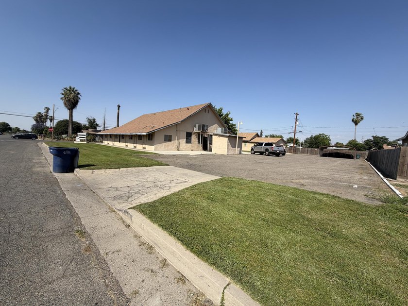 Church, parsonage and parking lot for sale! This 2800 SF Church - photo 31