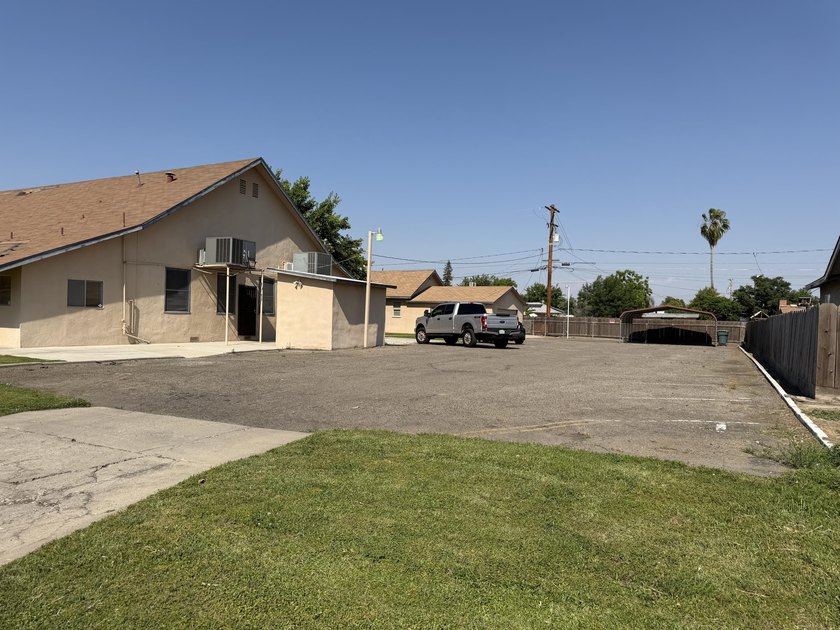 Church, parsonage and parking lot for sale! This 2800 SF Church - photo 32