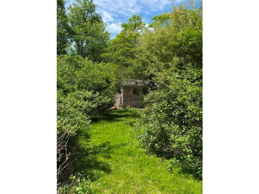 Rare opportunity to acquire a 3.26-acre parcel in a desirable - photo 3