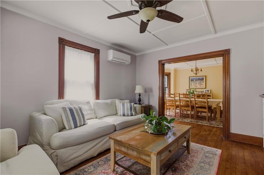Beautifully restored Colonial blending Newport's timeless - photo 8