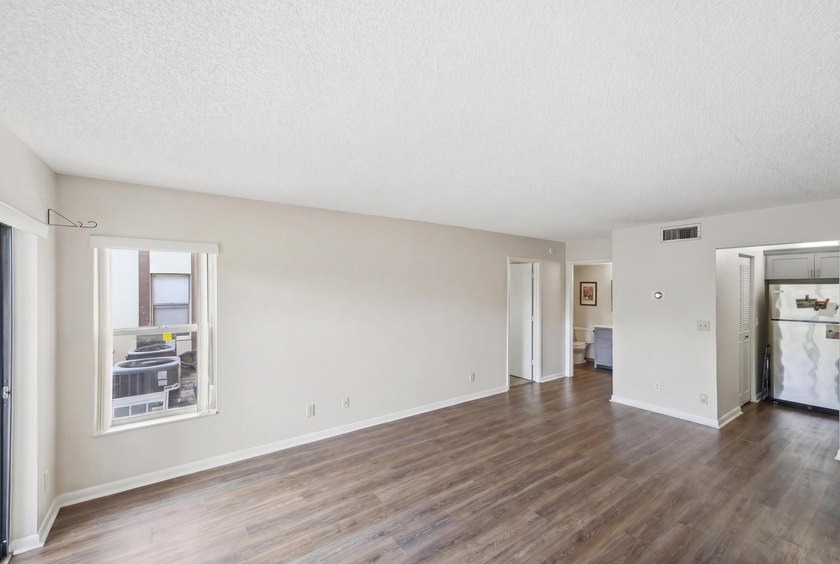Tastefully updated 1BR/1BA condo in the gated community of Pine - photo 7