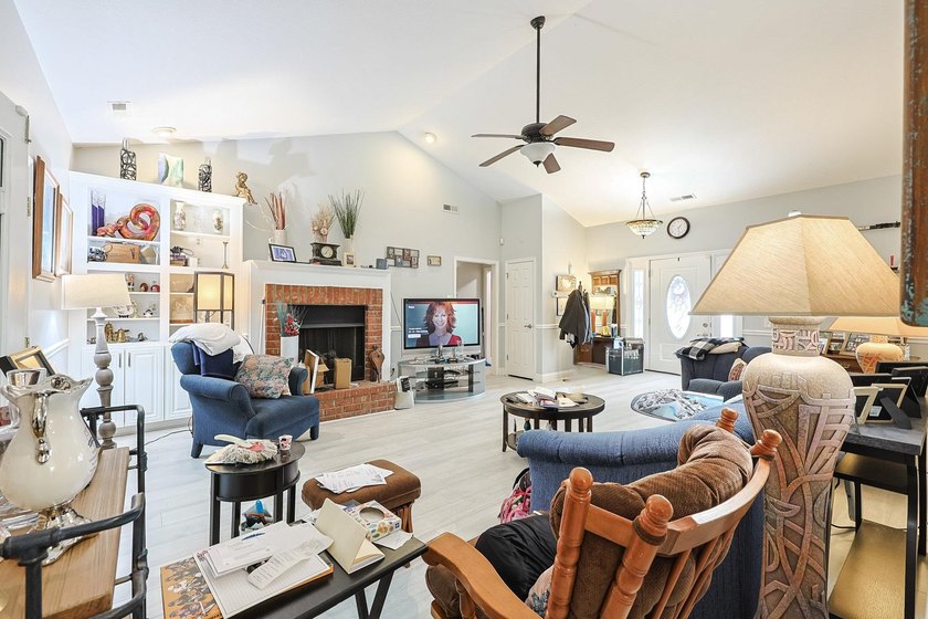 Located in the desirable Aberdeen Golf community in Longs, this - photo 3