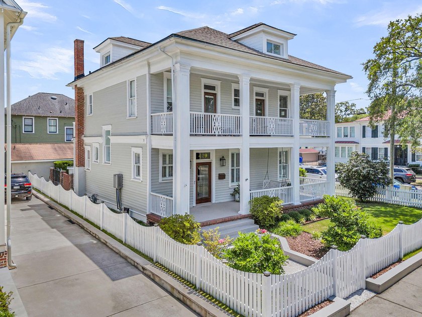 Price Reduction !!! A rare and unique opportunity. This historic - photo 2
