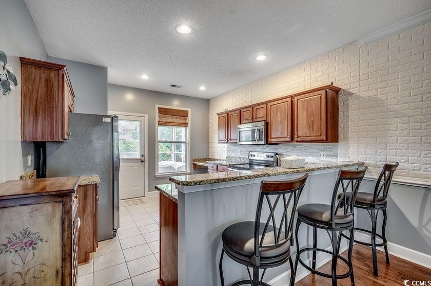 Gorgeous townhome in Windsor Park at Berkshire Forest area of - photo 7