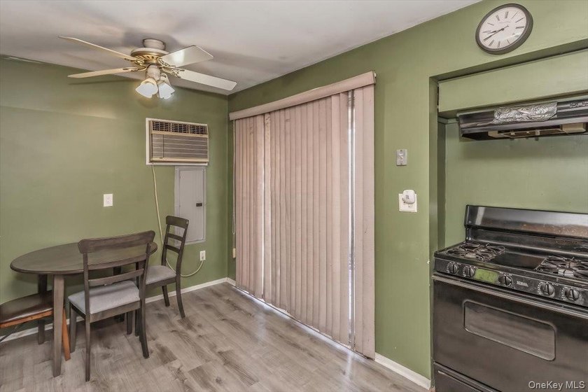 Welcome to 42 Larch Street in Hicksville, a well-maintained cape - photo 10