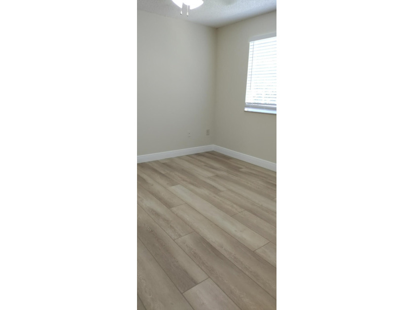 Step into this beautifully renovated 2-bedroom,2-master suite - photo 14