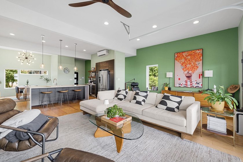 Perched above The Capitol, this contemporary retreat is designed - photo 16