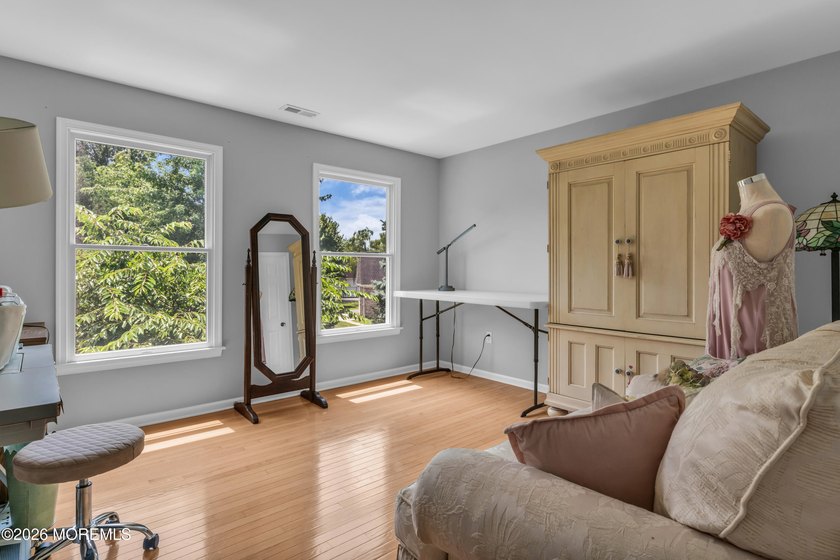 This exceptional Center Hall Colonial offers luxury, privacy - photo 21