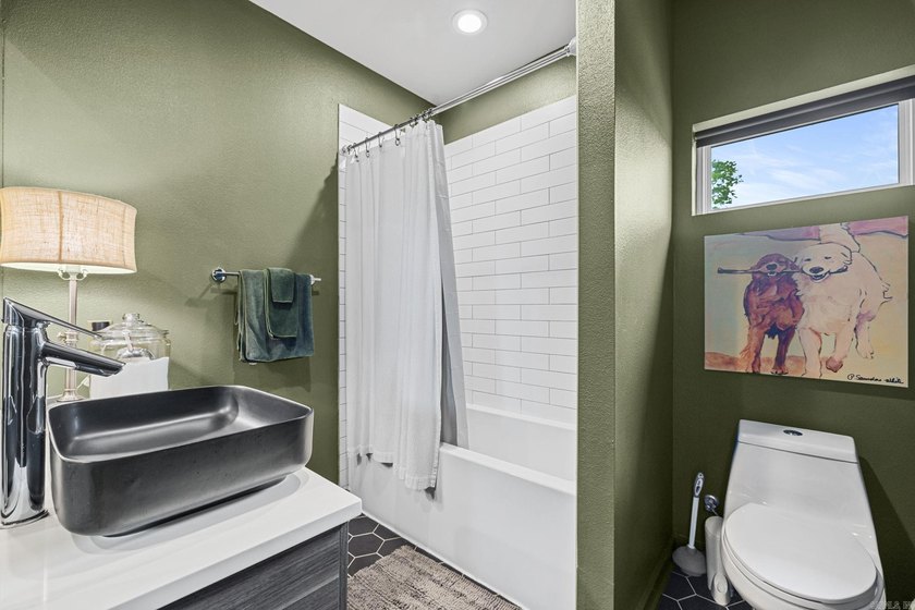 Perched above The Capitol, this contemporary retreat is designed - photo 37
