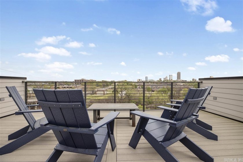 Perched above The Capitol, this contemporary retreat is designed - photo 40