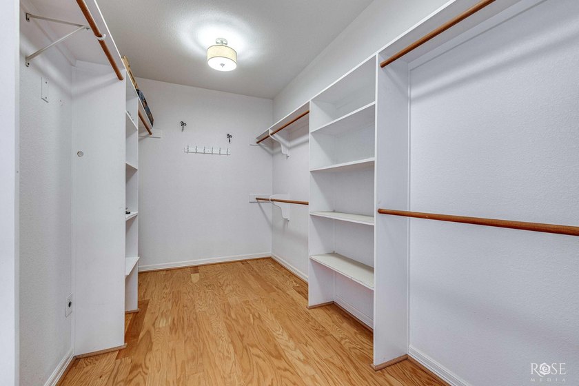 This beautiful home offers spacious living with soaring ceilings - photo 25