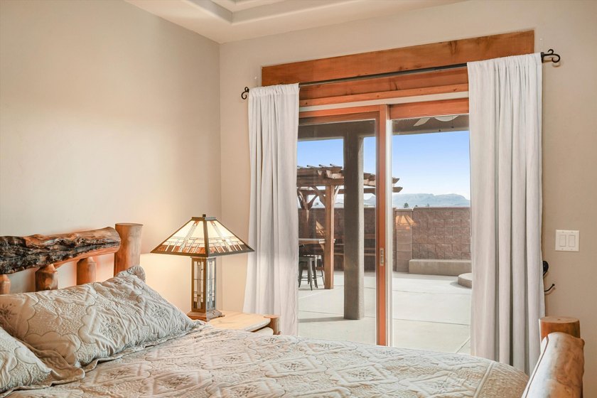 Enjoy space, views, and great entertaining in this 3 BDR, 2 bath - photo 33