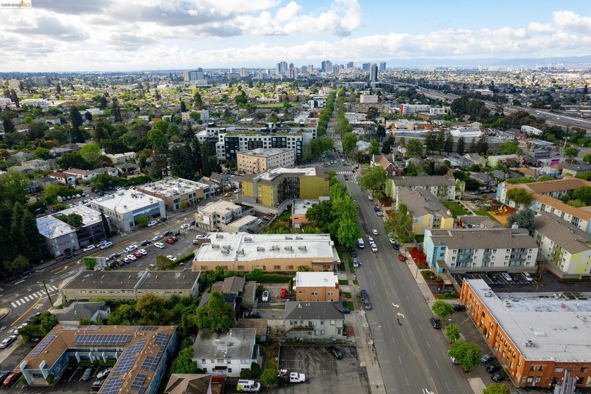 This five-unit multifamily investment opportunity is located in - photo 34