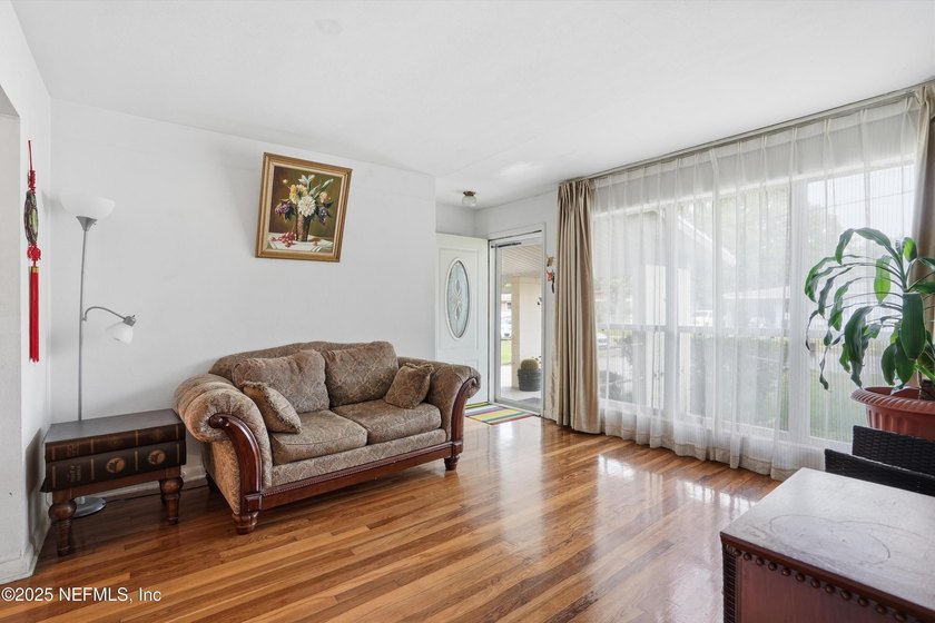 Discover this inviting and low-maintenance 3-bedroom, 2-bath - photo 5