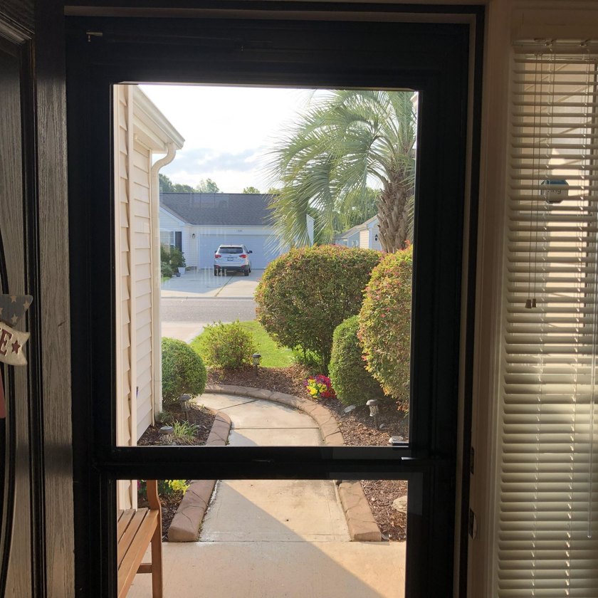 Beautifully updated &amp; well maintained 3-bdrm, 2-bath home on a - photo 3