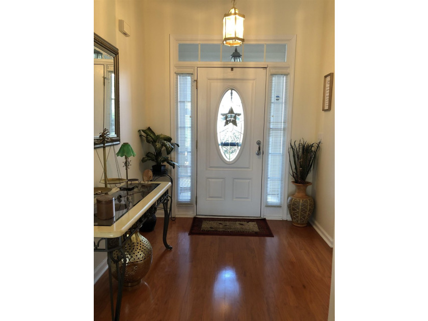 Beautifully updated &amp; well maintained 3-bdrm, 2-bath home on a - photo 4