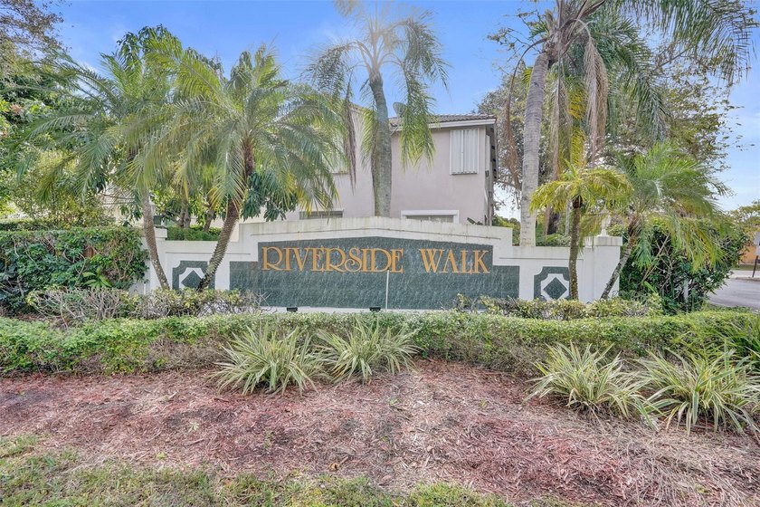This beautifully updated 4BR/2.5BA waterfront home offers serene - photo 33