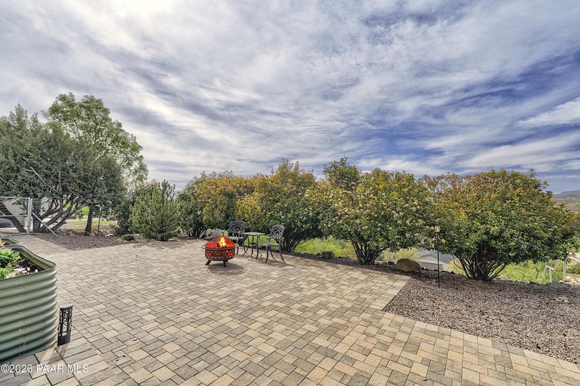 VIEWS of MOUNTAINS &amp; GOLF COURSE! NO HOA! OWNED SOLAR! $203K in - photo 39