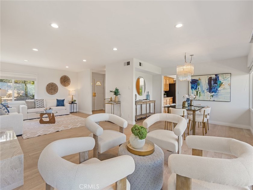 Where Sophisticated Coastal Living Meets Modern Luxury With - photo 10