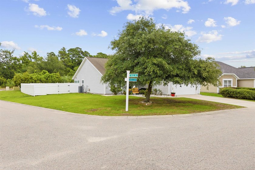 Welcome to 985 Bonita Loop, a beautifully maintained 3-bedroom - photo 3