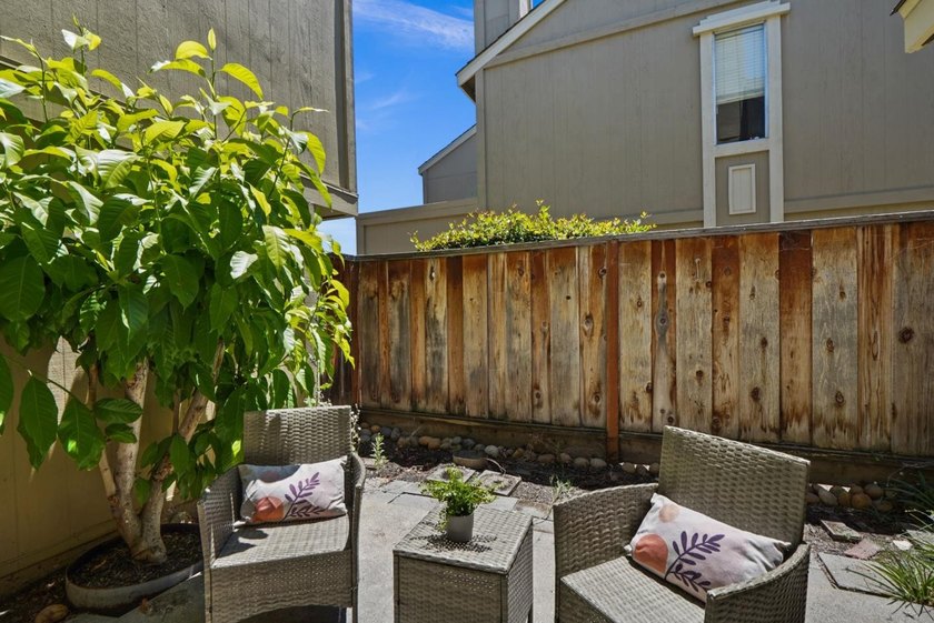 An excellent opportunity for both first-time homebuyers and - photo 26