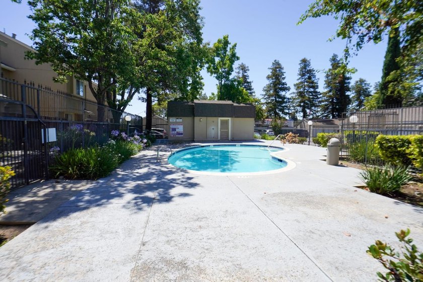 An excellent opportunity for both first-time homebuyers and - photo 28