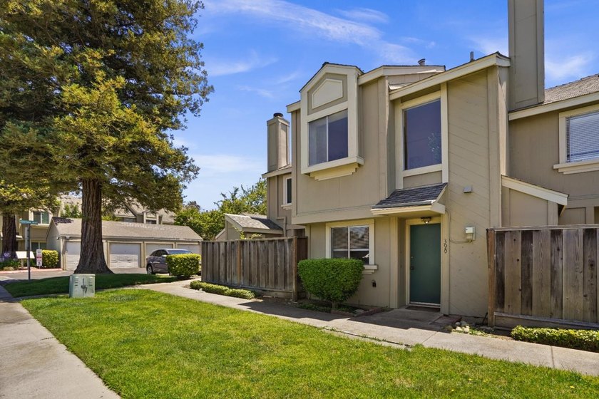 An excellent opportunity for both first-time homebuyers and - photo 30