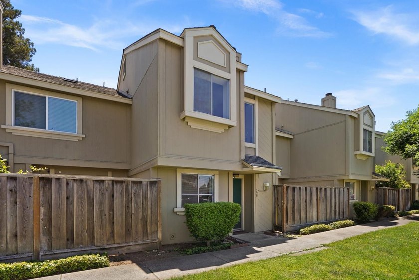 An excellent opportunity for both first-time homebuyers and - photo 31