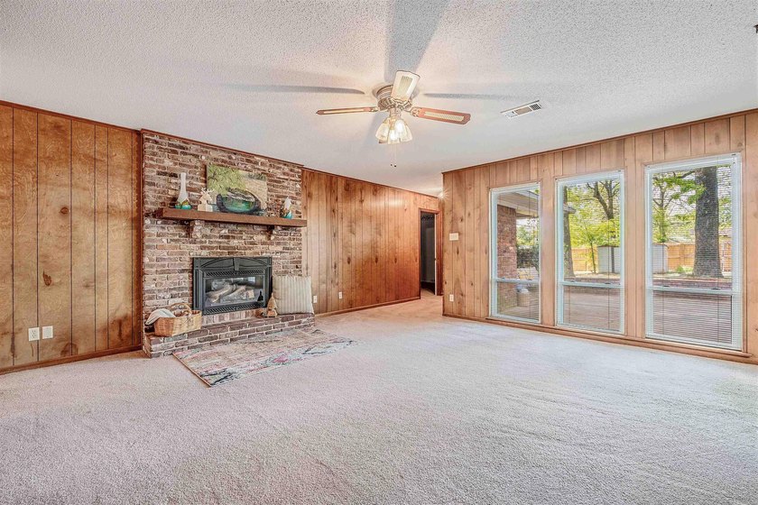Discover this amazing split floor plan home with TWO primary - photo 4