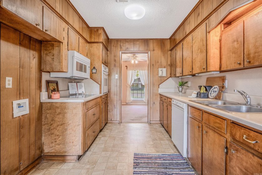 Discover this amazing split floor plan home with TWO primary - photo 8