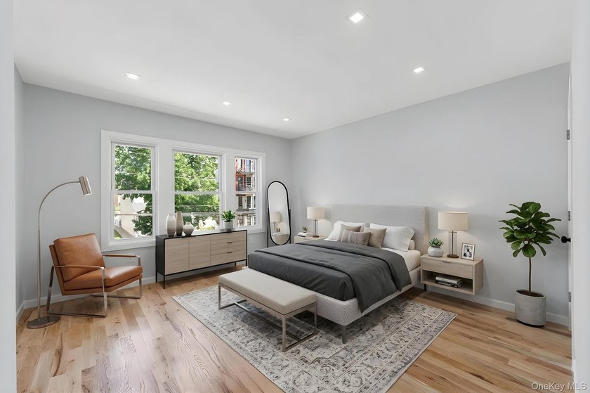 Welcome to this beautifully appointed single-family townhouse - photo 5