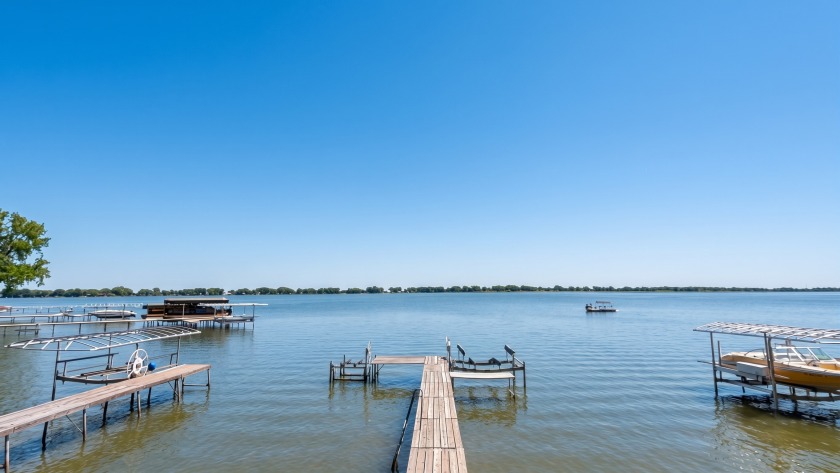 WELCOME TO EASY LAKE LIVING AT JOHNSON LAKE! SOLD - photo 3