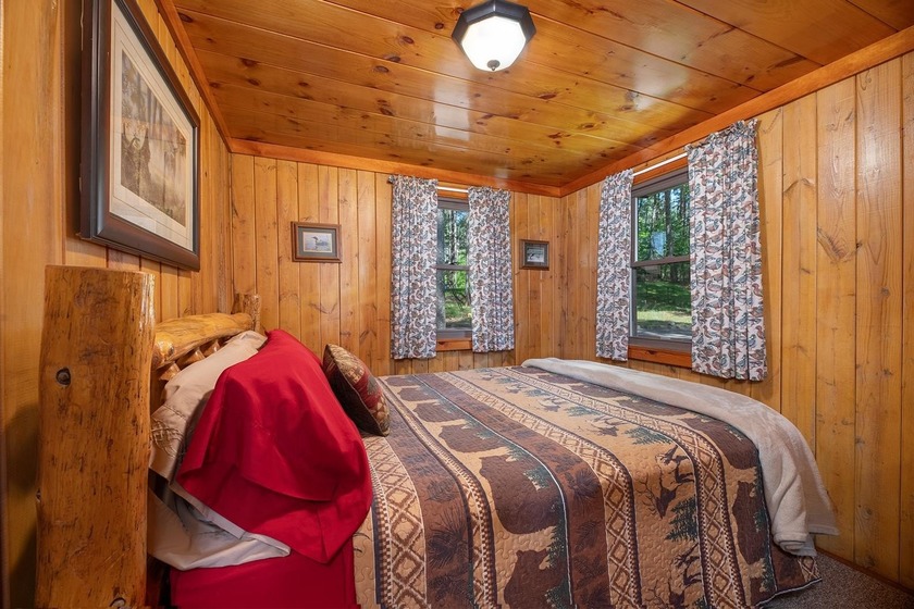 Situated on the crystal-clear shores of the stunning 1060-acre - photo 13