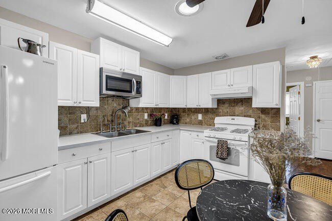 Enjoy relaxed, maintenance-free living at Cedar Glen Homes, a - photo 8