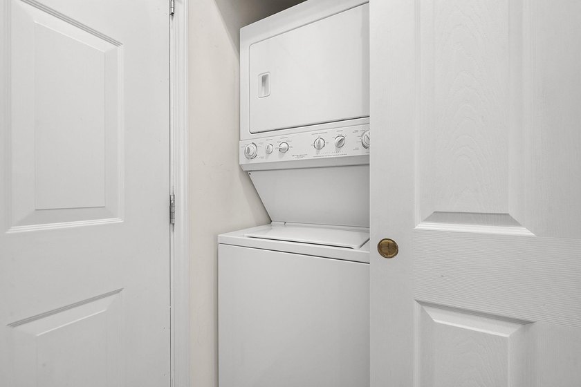 Welcome to Unit 409 at Carolina Keyes, a sought-after - photo 2