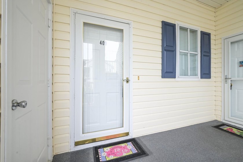 Welcome to Unit 409 at Carolina Keyes, a sought-after - photo 7